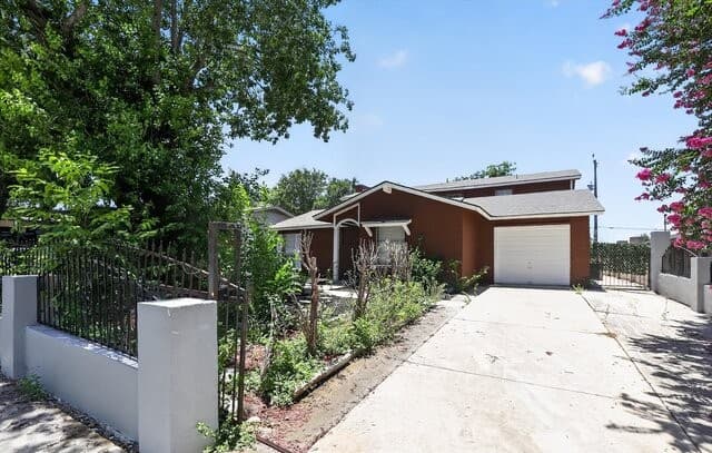 rental at 5318  Costa Mesa St in San Antonio, TX — photo 2