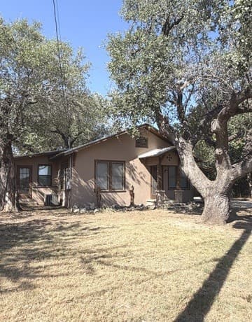 rental at 611  13th St in Bandera TX