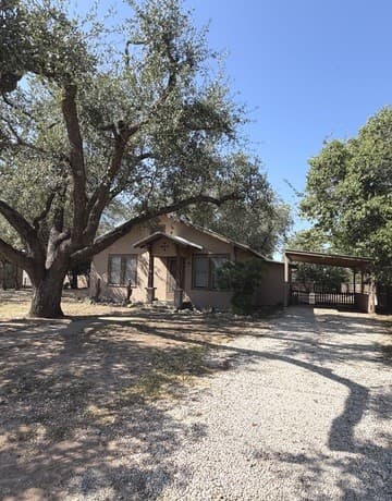 rental at 611  13th St in Bandera, TX — photo 2