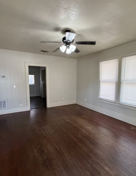 rental at 611  13th St in Bandera, TX — photo 4