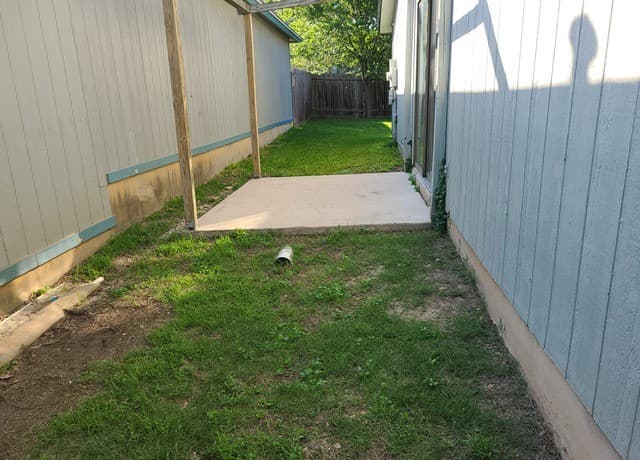 rental at 4619  Desert Poppy in San Antonio, TX — photo 4