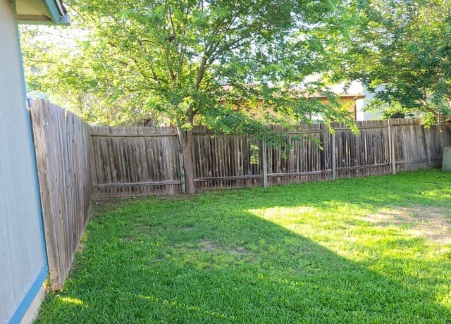 rental at 4619  Desert Poppy in San Antonio, TX — photo 5