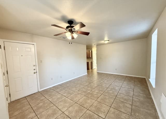 rental at 306  Oelkers Dr in New Braunfels, TX — photo 5