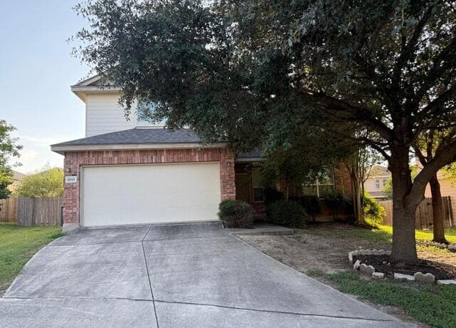 rental at 1015  Iris Path in San Antonio, TX — photo 1