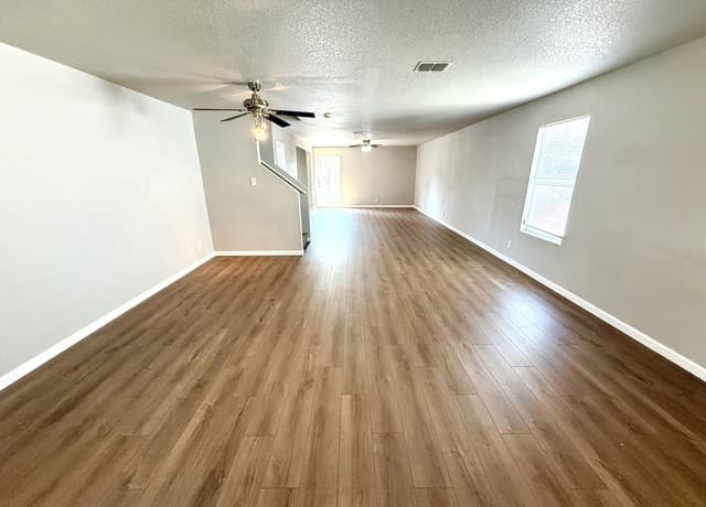 rental at 8315  Cenizo Pass in San Antonio, TX — photo 2