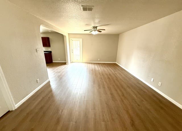 rental at 8315  Cenizo Pass in San Antonio, TX — photo 4