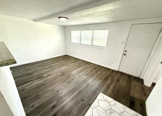 rental at 307  Hartline in San Antonio, TX — photo 5
