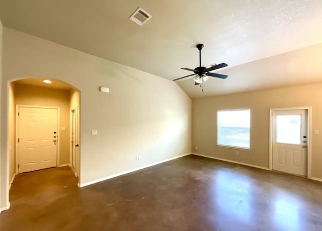 rental at 2575  Pahmeyer Road in New Braunfels, TX — photo 4