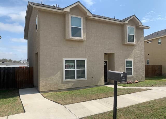 rental at 622  Meadow Arbor Ln Unit 2 in Universal City, TX — photo 1