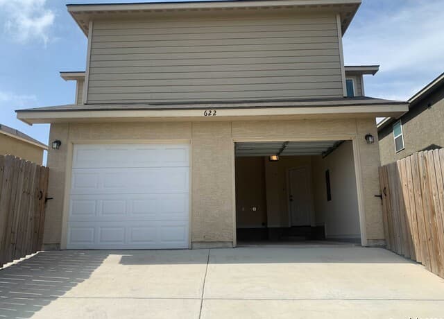 rental at 622  Meadow Arbor Ln Unit 2 in Universal City, TX — photo 3