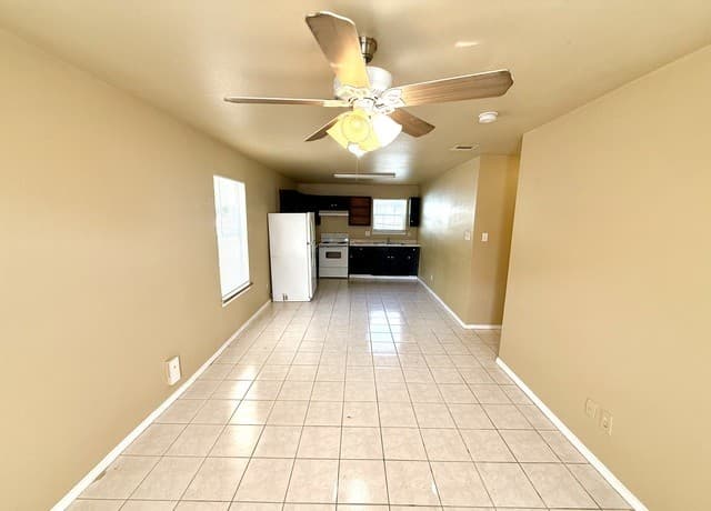 rental at 424  Amires Pl in San Antonio, TX — photo 4