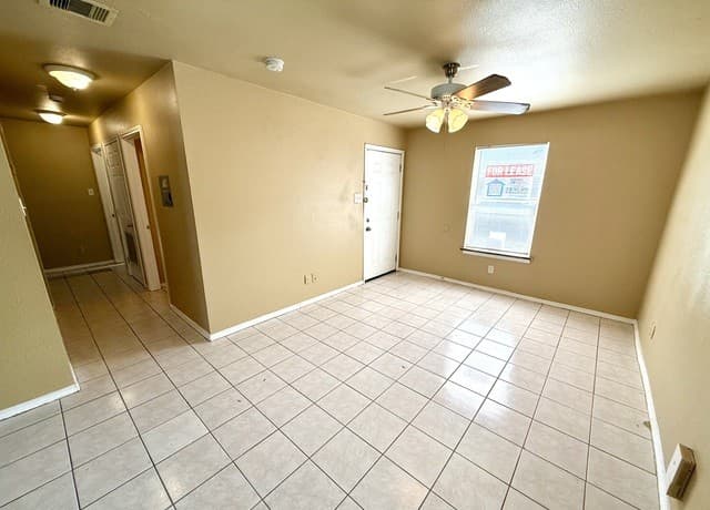 rental at 424  Amires Pl in San Antonio, TX — photo 5