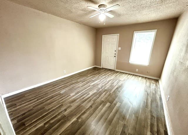 rental at 617 S Palmetto Ave Unit 2 in San Antonio, TX — photo 5