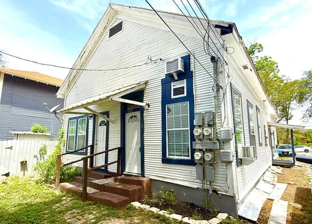rental at 222  Army Boulevard Unit 222R #3 in San Antonio, TX — photo 1