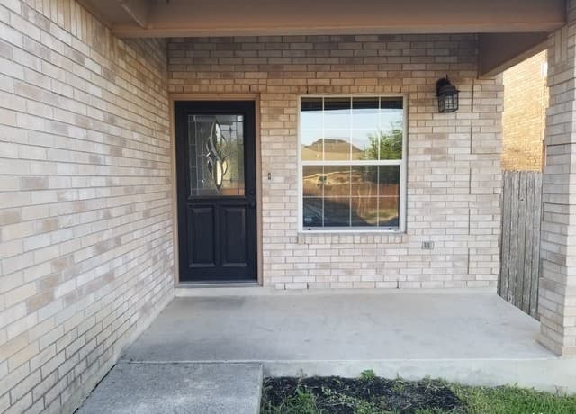 rental at 8531  Shaenfield Pl in San Antonio, TX — photo 2