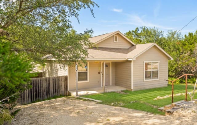 rental at 323 Lexington Pass in Canyon Lake TX