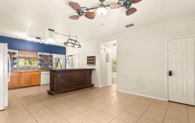 rental at 323  Lexington Pass in Canyon Lake, TX — photo 4