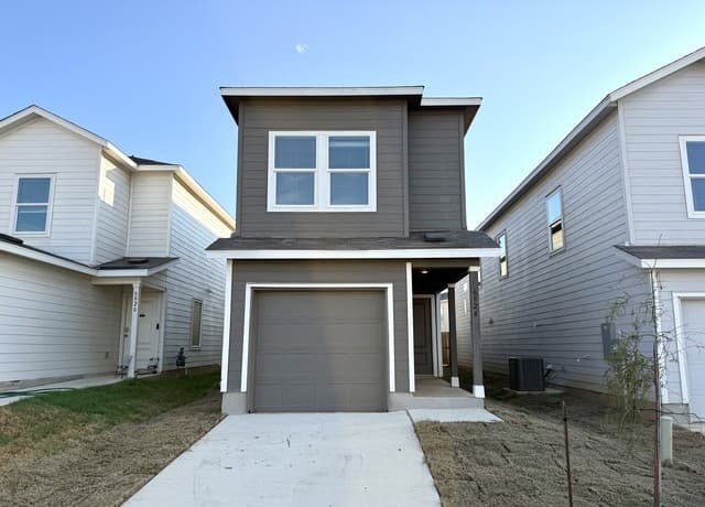 rental at 6824  Marble Ridge in Elmendorf, TX — photo 4