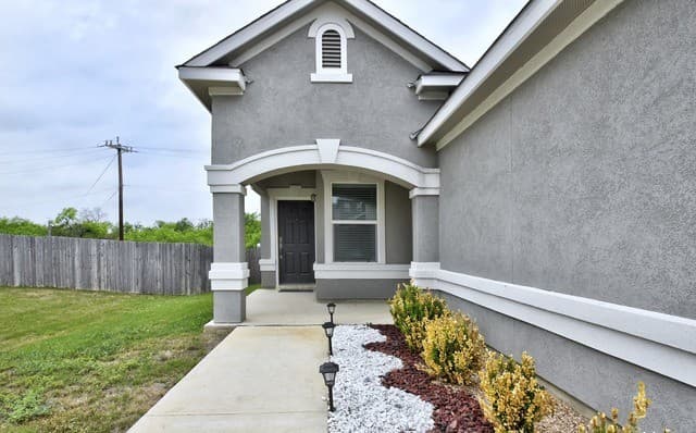 rental at 7231  Dulce Meadow in San Antonio, TX — photo 3
