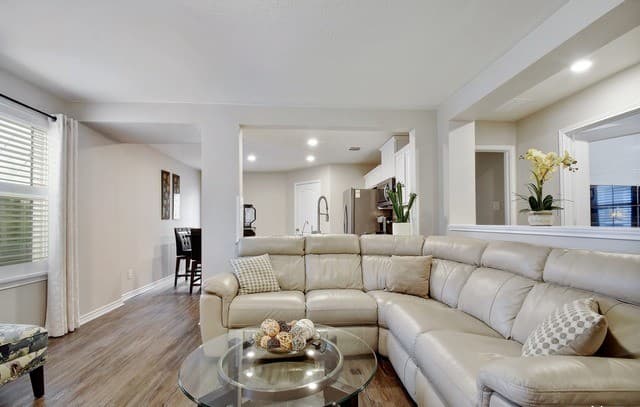 rental at 7231  Dulce Meadow in San Antonio, TX — photo 5