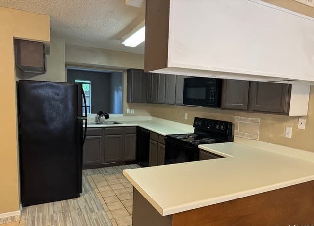 rental at 4903  Ali Ave Unit 2 in San Antonio, TX — photo 2