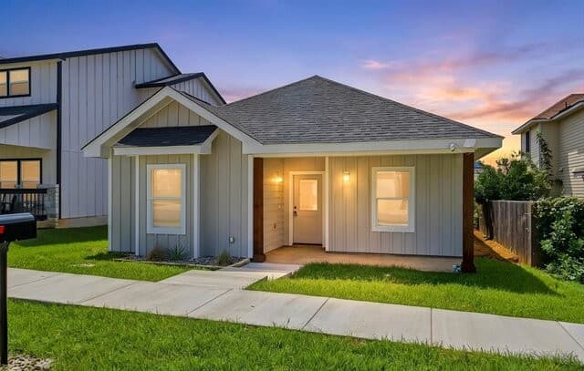 rental at 133  Lark Hill Rd in Floresville, TX — photo 1
