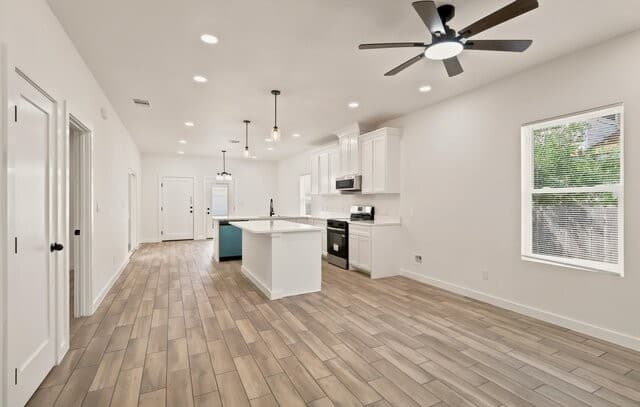 rental at 133  Lark Hill Rd in Floresville, TX — photo 5