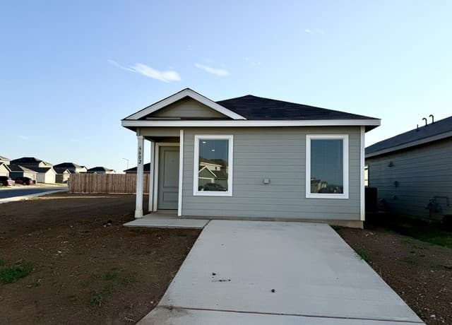 rental at 6602  Coquina Cv in Elmendorf, TX — photo 3