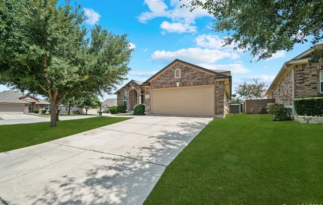 rental at 7234  Glen Ellen Bay in San Antonio, TX — photo 3