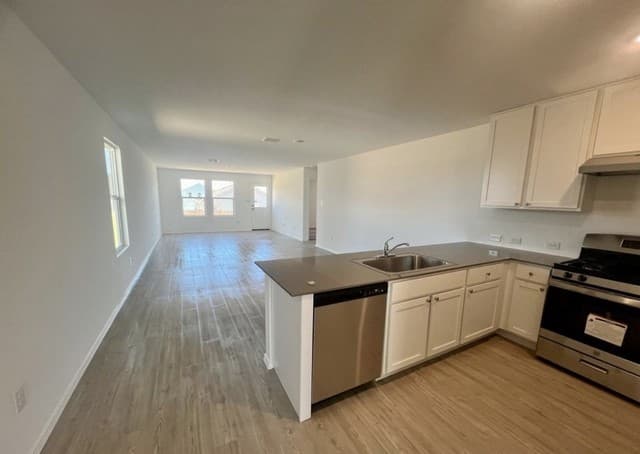 rental at 8911  Sumners Wise in Converse, TX — photo 4
