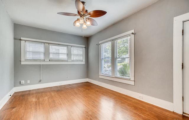 rental at 826 W Mulberry Ave in San Antonio, TX — photo 2