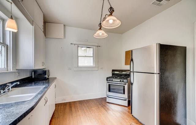 rental at 826 W Mulberry Ave in San Antonio, TX — photo 4