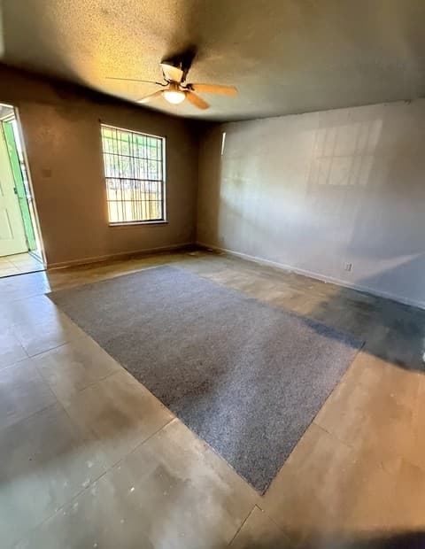 rental at 323  Aldama Unit 1 in San Antonio, TX — photo 4