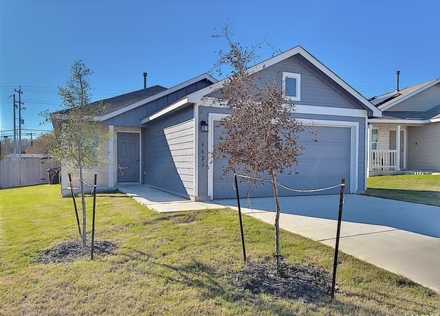 rental at 6623  Whirling Path in San Antonio, TX — photo 1