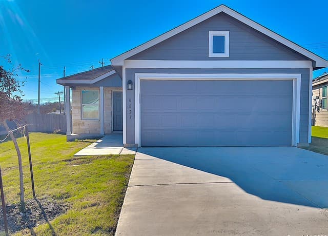 rental at 6623  Whirling Path in San Antonio, TX — photo 2