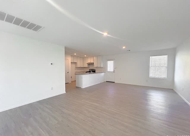 rental at 6623  Whirling Path in San Antonio, TX — photo 5