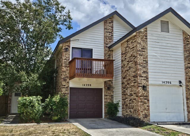 rental at 14208  Indian Woods in San Antonio, TX — photo 2