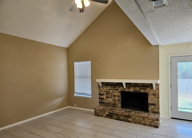 rental at 14208  Indian Woods in San Antonio, TX — photo 4