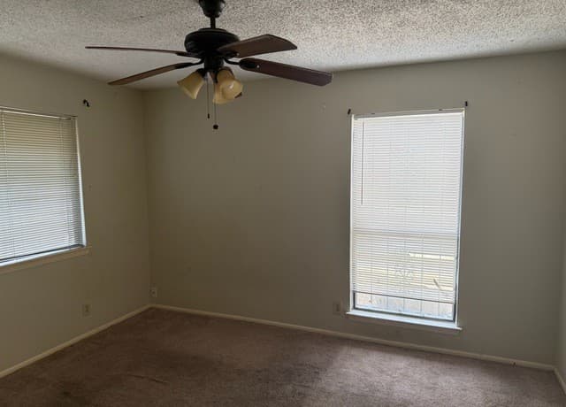 rental at 5802  Royal Bend in San Antonio, TX — photo 4