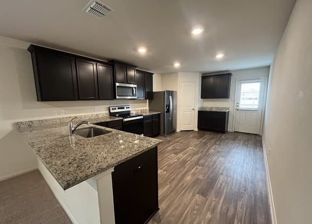 rental at 708  Shoal Creek in New Braunfels, TX — photo 4