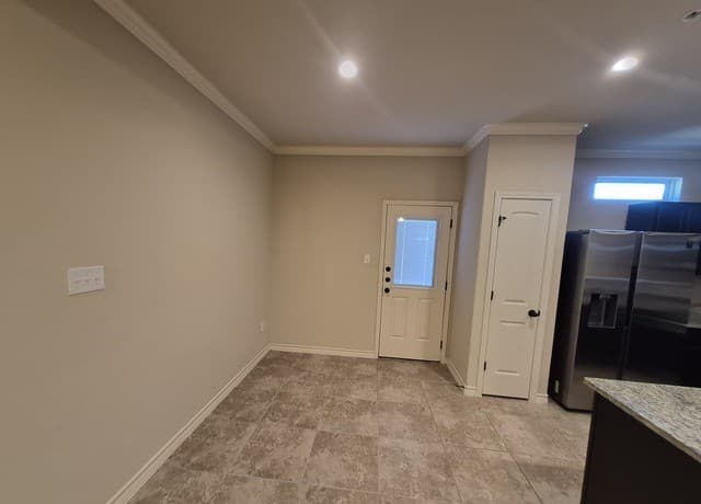 rental at 6327  Luglio Lane Unit 102 in San Antonio, TX — photo 4
