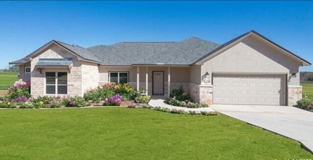 rental at 120  Grand View in Floresville, TX — photo 1