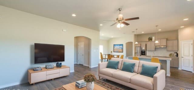 rental at 120  Grand View in Floresville, TX — photo 4
