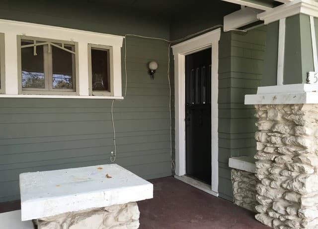 rental at 512 E Mulberry Ave Unit 1 in San Antonio, TX — photo 2