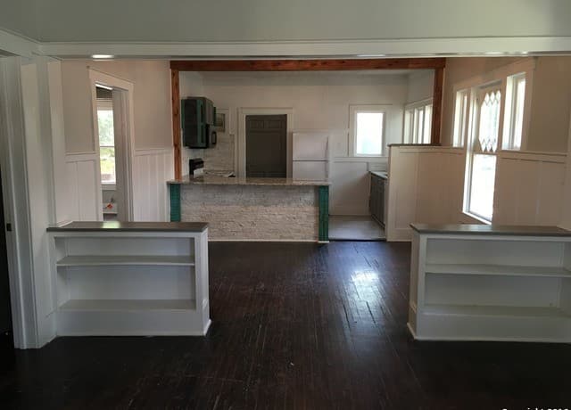 rental at 512 E Mulberry Ave Unit 1 in San Antonio, TX — photo 3