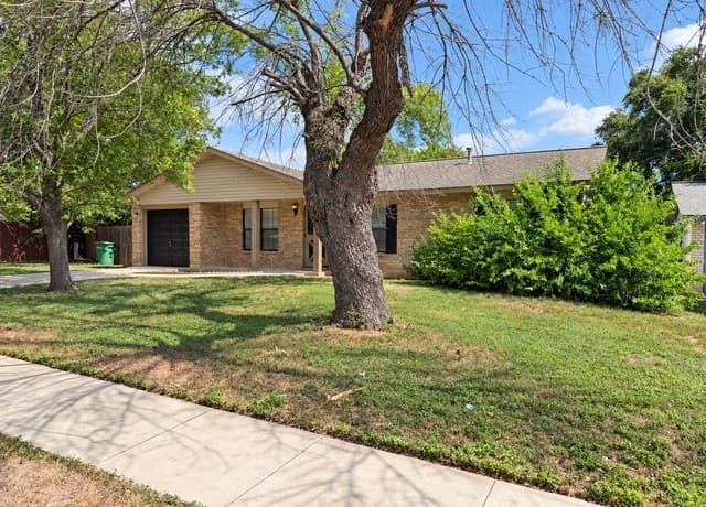 rental at 4815  Casa Corona St in San Antonio, TX — photo 3