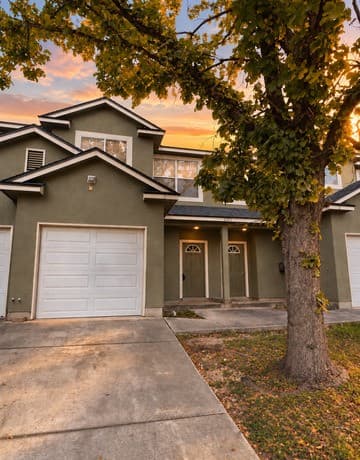 rental at 5007  Summit Wood Unit 3 in San Antonio, TX — photo 1
