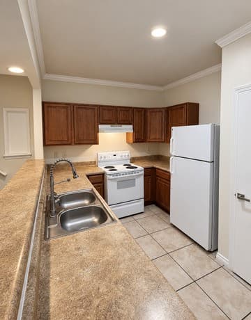 rental at 5007  Summit Wood Unit 3 in San Antonio, TX — photo 3