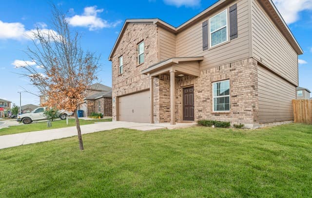 rental at 15114  Jetfire Pt in Von Ormy, TX — photo 2