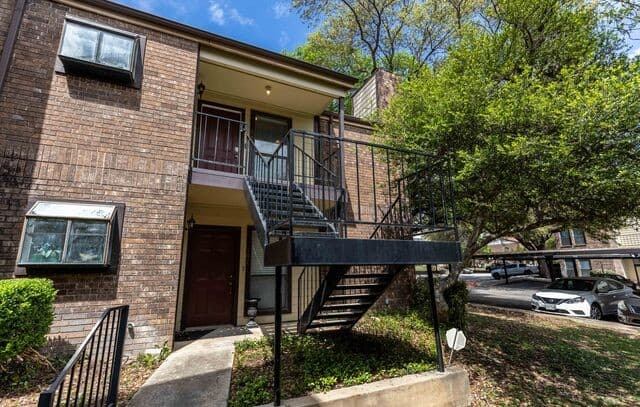 rental at 2542  Babcock Rd Unit D201 in San Antonio, TX — photo 2